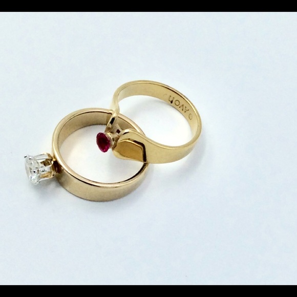 Size 8 Ring Engagement Cubic Zirconia & Red Stone - Picture 5 of 7